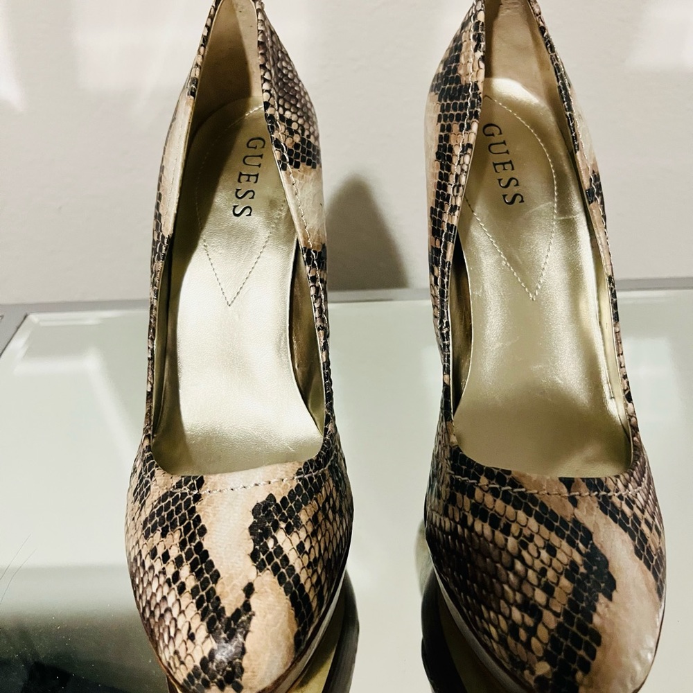 Snakeskin Platform pumps